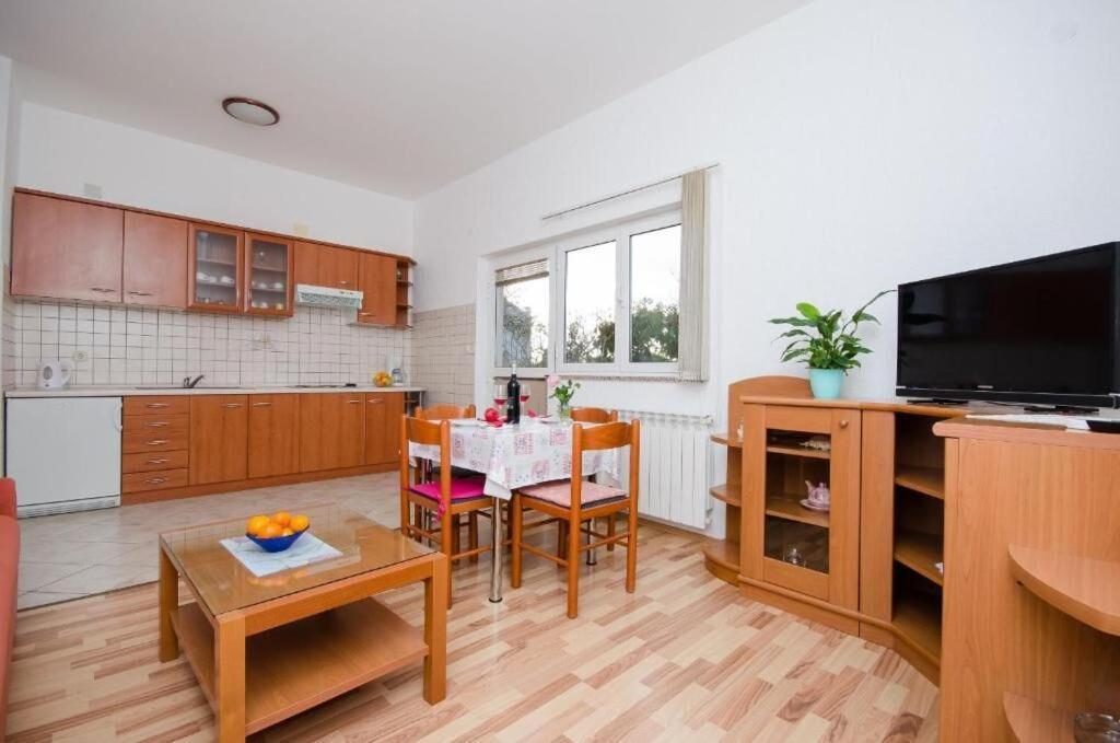 Apartments Krunoslav Punat Bagian luar foto
